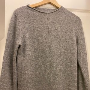 GREY CASHMERE SWEATER